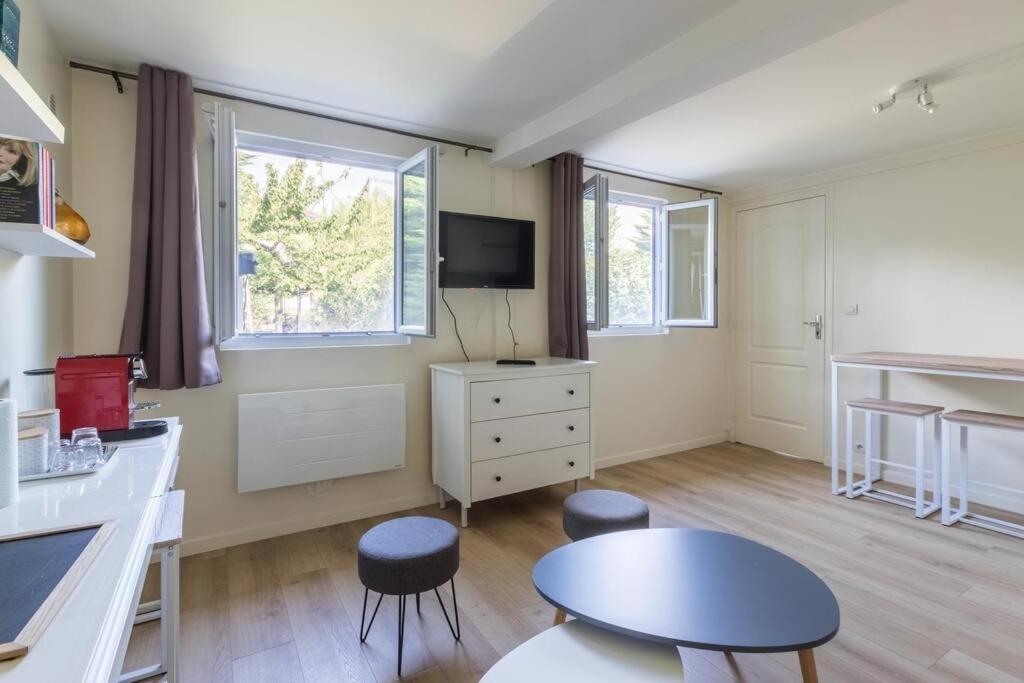 Maisonnette Dans Jardin Partage Bois-Colombes المظهر الخارجي الصورة